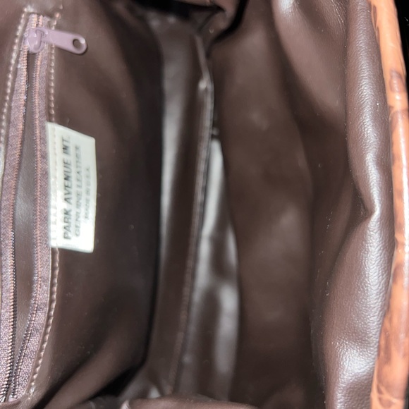 Brand New with tag Park Avenue Genuine Leather Purse - Picture 9 of 9